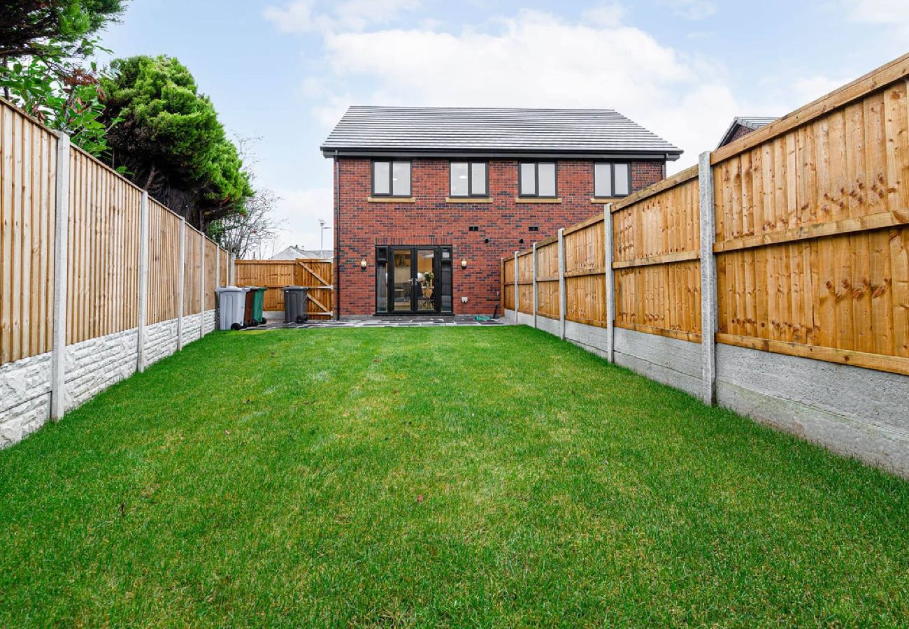 House in Freckleton - Tannery Place | 3 Bedrooms Parking Wi-Fi Garden 