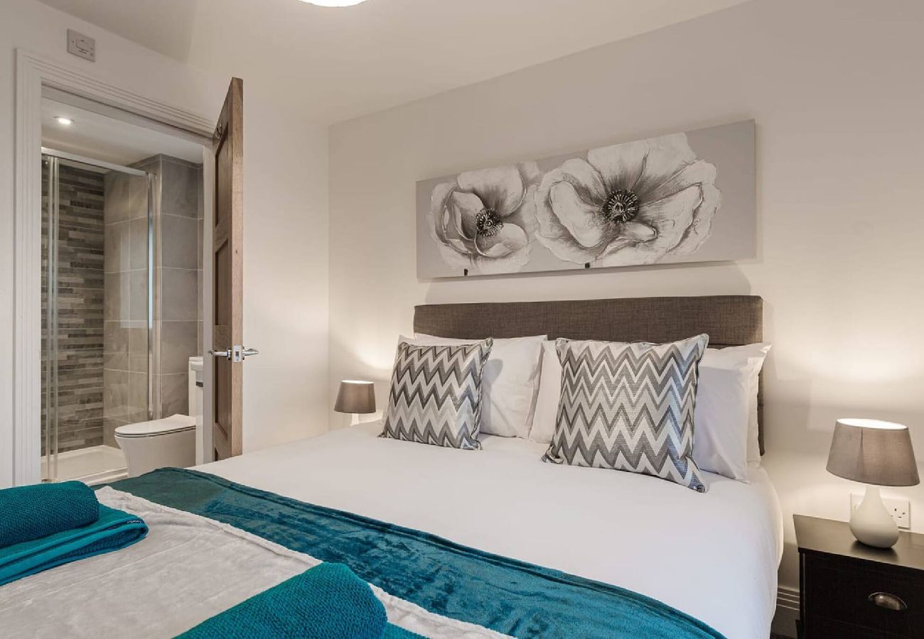 House in Freckleton - Tannery Place | 3 Bedrooms Parking Wi-Fi Garden 