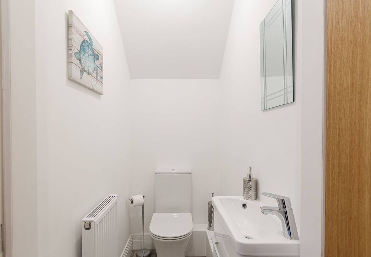 House in Freckleton - Tannery Place | 3 Bedrooms Parking Wi-Fi Garden 