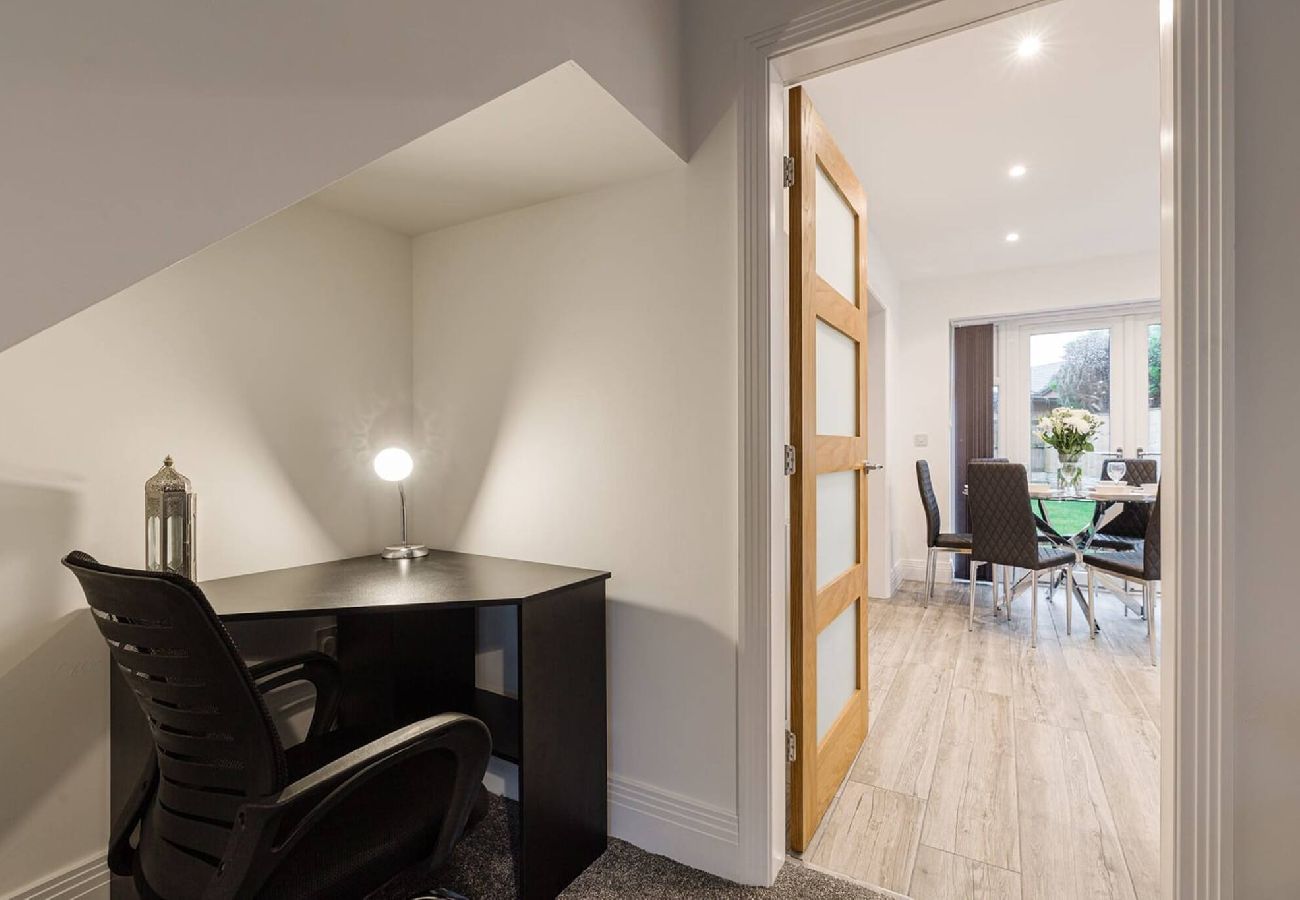 House in Freckleton - Tannery Place | 3 Bedrooms Parking Wi-Fi Garden 