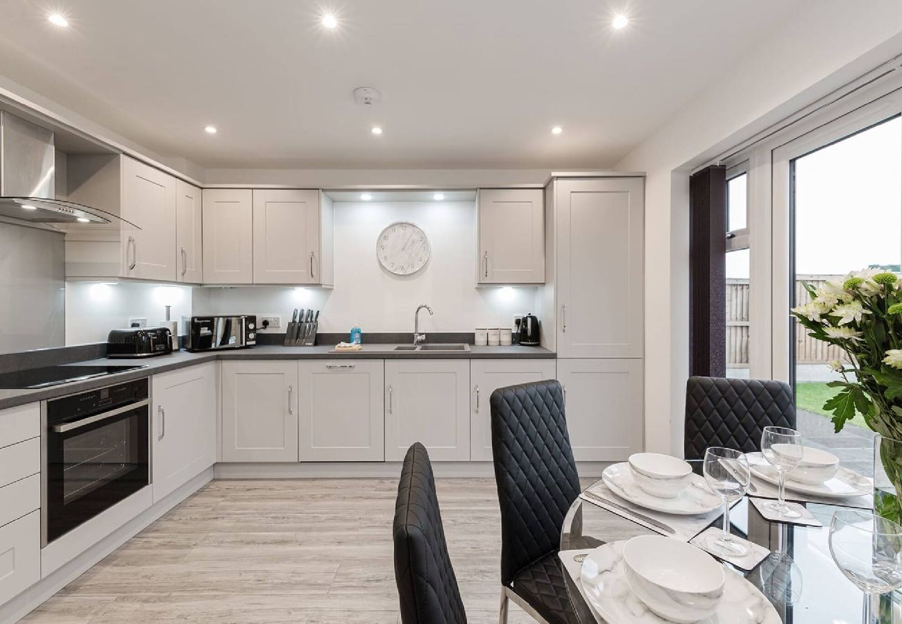 House in Freckleton - Tannery House | 3 Bedrooms, Parking, Wi-Fi 