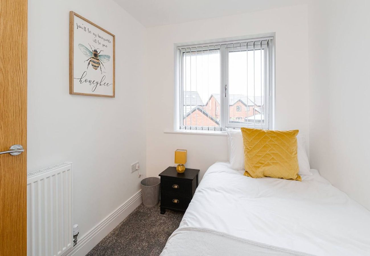 House in Freckleton - Tannery House | 3 Bedrooms, Parking, Wi-Fi 