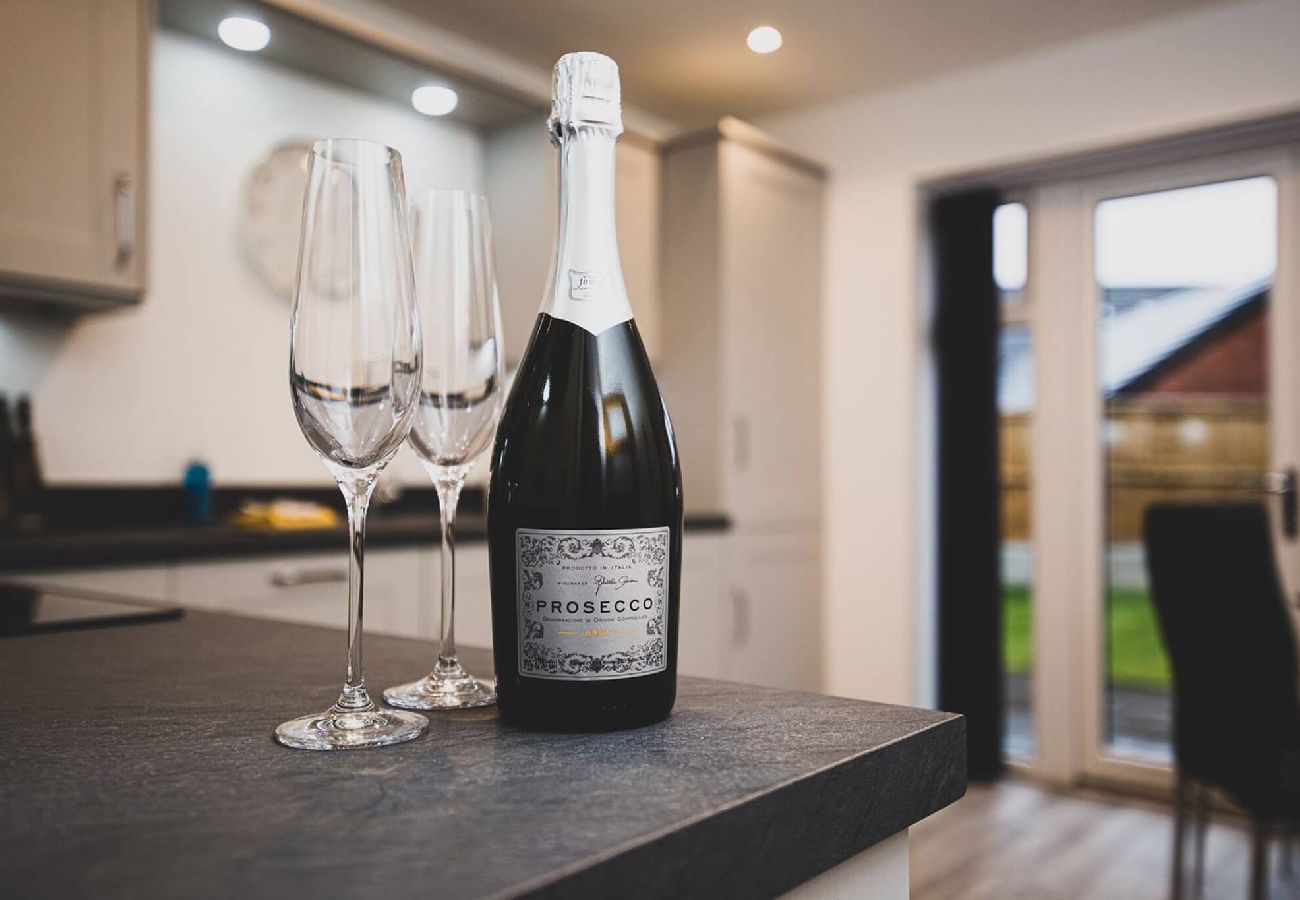 House in Freckleton - Tannery House | 3 Bedrooms, Parking, Wi-Fi 