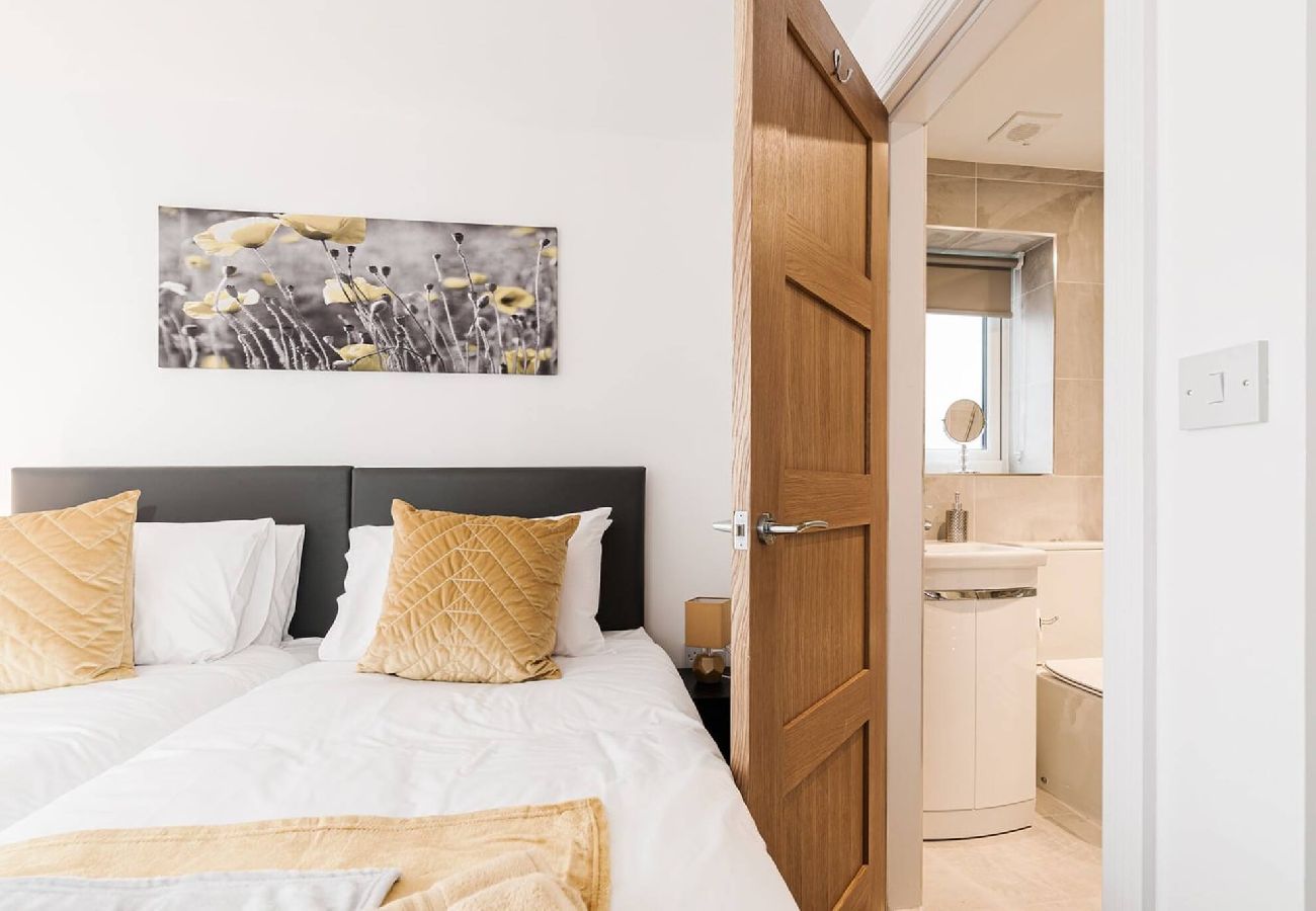 House in Freckleton - Tannery House | 3 Bedrooms, Parking, Wi-Fi 