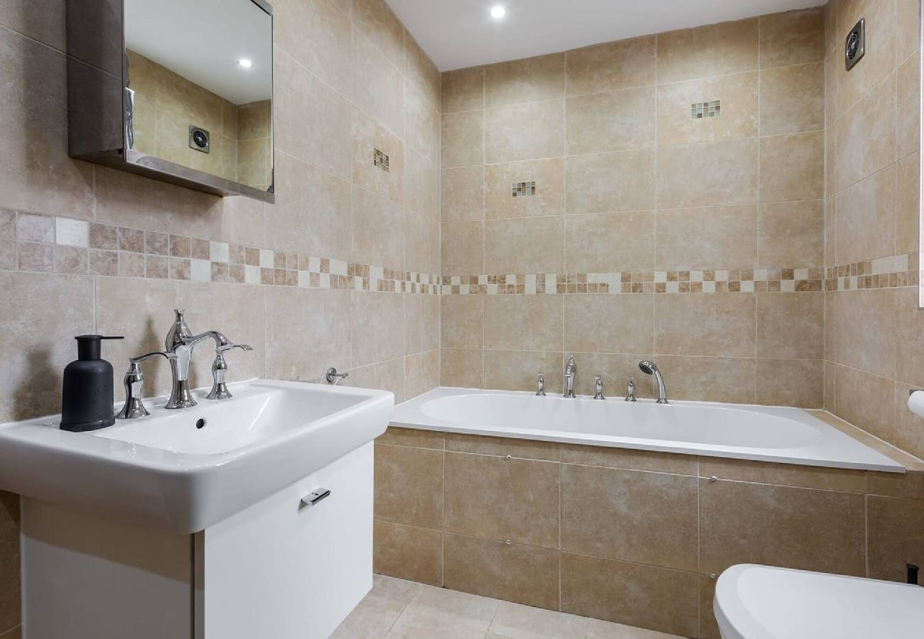 House in Fulwood - Albert | 5 Bedrooms Sleeps 11 Parking Wi-Fi 