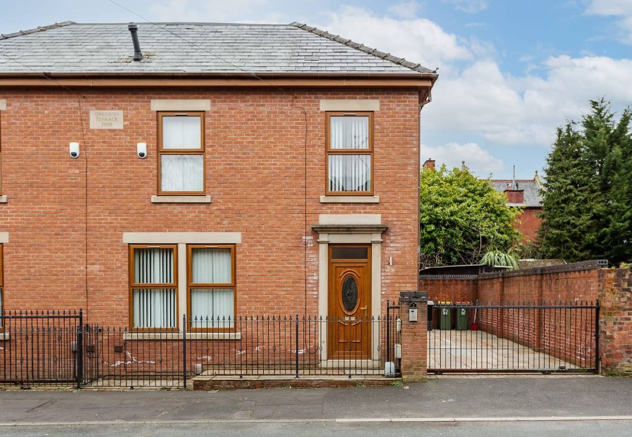 House in Fulwood - Albert | 5 Bedrooms Sleeps 11 Parking Wi-Fi 