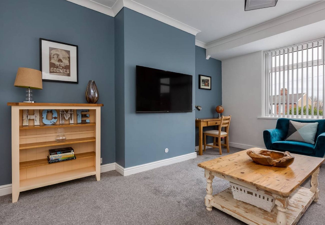 House in Blackpool - Hillside House | 2 Bedrooms parking WI-FI Hospital 