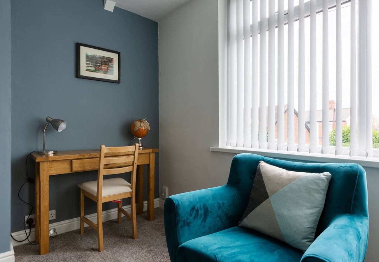 House in Blackpool - Hillside House | 2 Bedrooms parking WI-FI Hospital 
