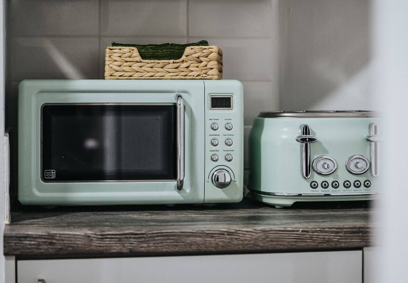 House in Blackpool - Hillside House | 2 Bedrooms parking WI-FI Hospital 