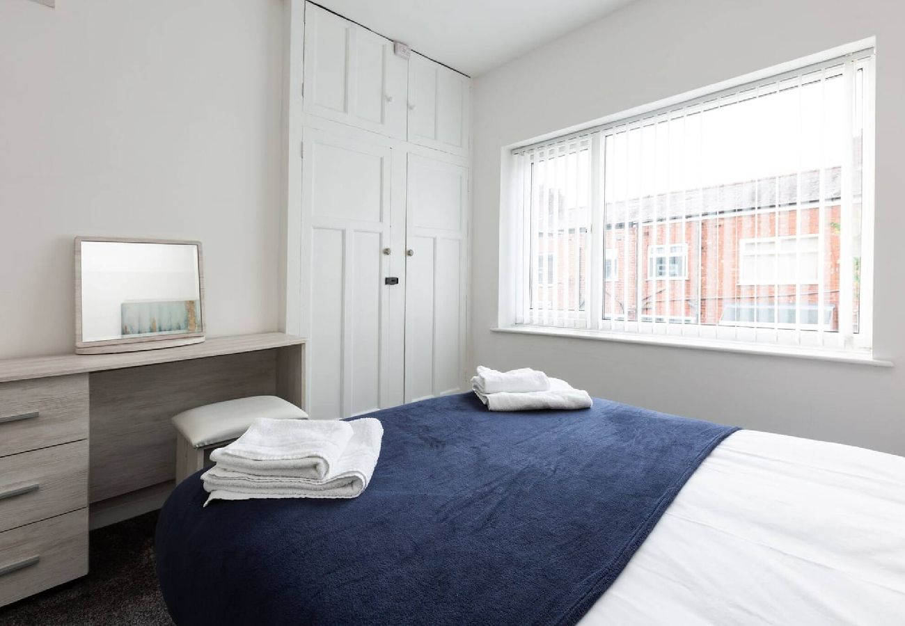 House in Preston - Connaught House | Wi-Fi, Parking, Contractors 