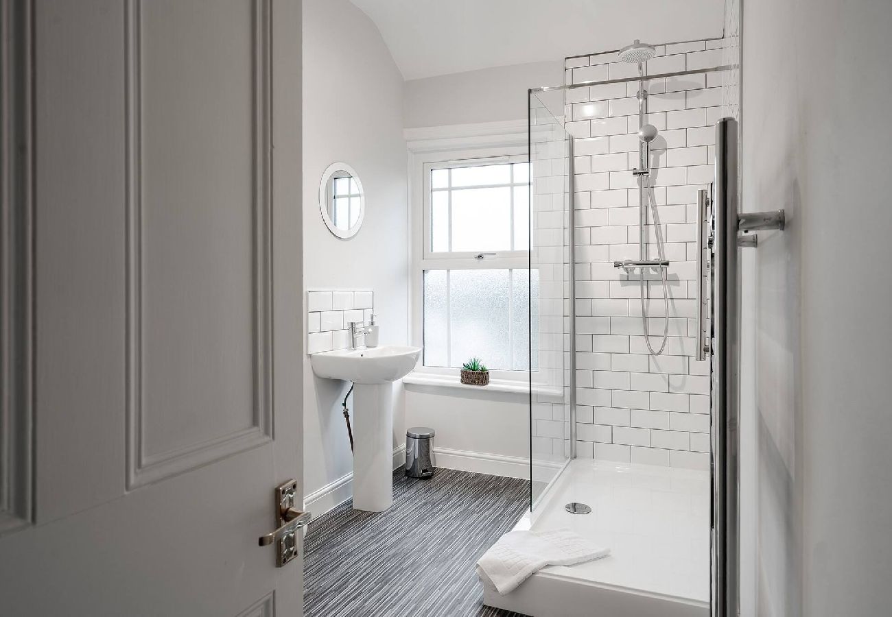 House in Wrea Green - Wrea Cottage | Wi-Fi Parking, near Ribby Hall 