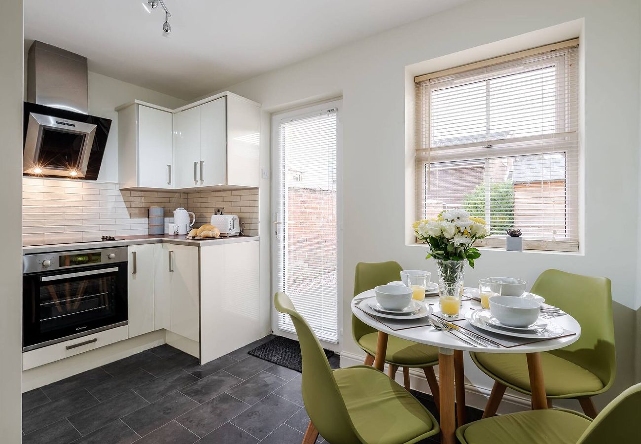 House in Wrea Green - Wrea Cottage | Wi-Fi Parking, near Ribby Hall 