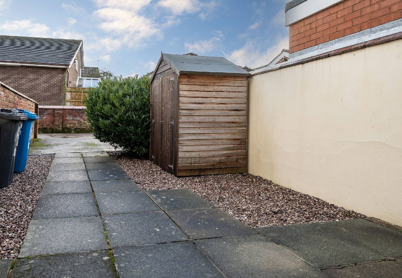 House in Wrea Green - Wrea Cottage | Wi-Fi Parking, near Ribby Hall 