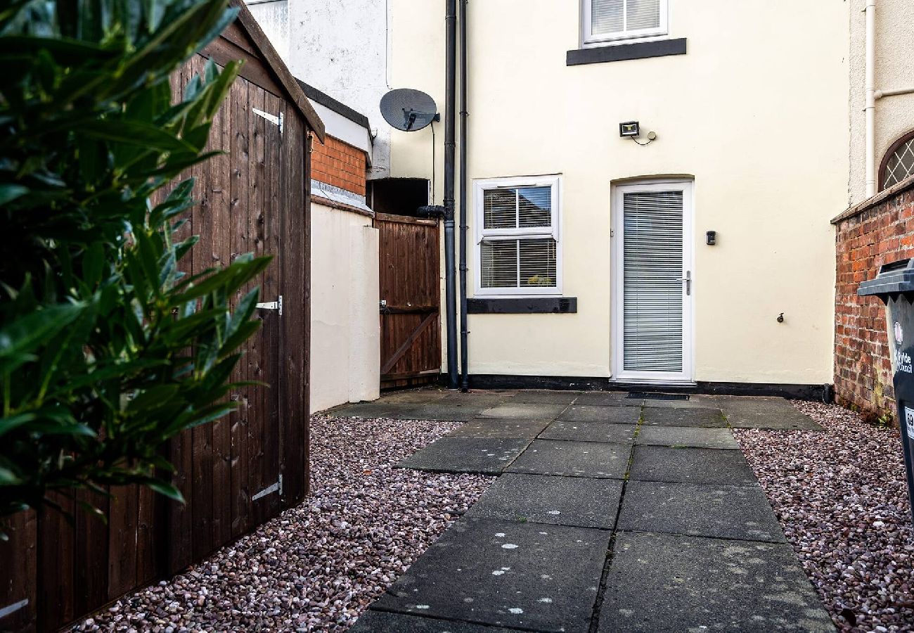 House in Wrea Green - Wrea Cottage | Wi-Fi Parking, near Ribby Hall 