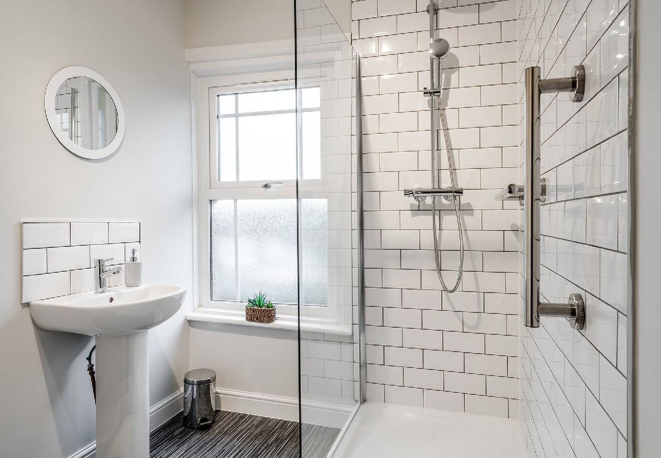 House in Wrea Green - Wrea Cottage | Wi-Fi Parking, near Ribby Hall 