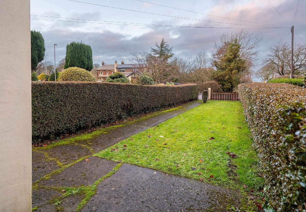 House in Wrea Green - Wrea Cottage | Wi-Fi Parking, near Ribby Hall 