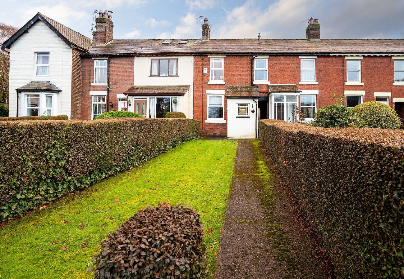 House in Wrea Green - Wrea Cottage | Wi-Fi Parking, near Ribby Hall 