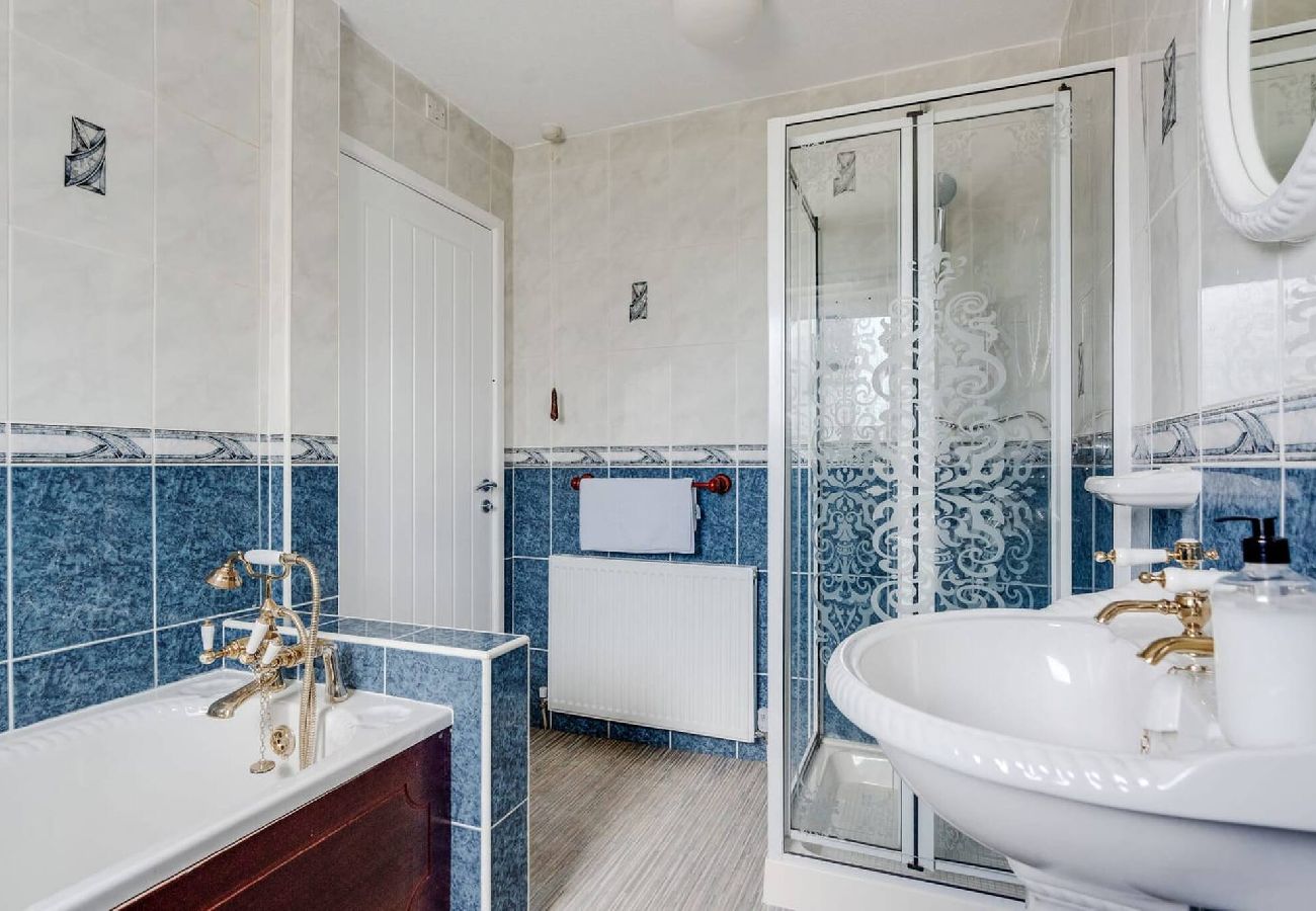 House in Freckleton - Eastway | Wi-Fi Parking Contractors 