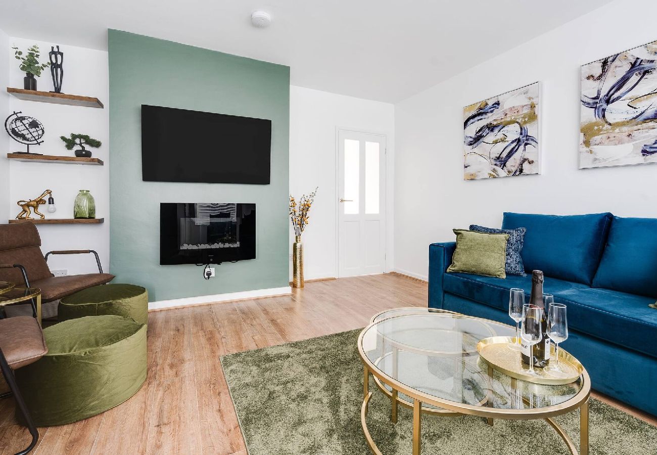 House in Leyland - Leyland House - Private Parking Free Wi-Fi Garden 