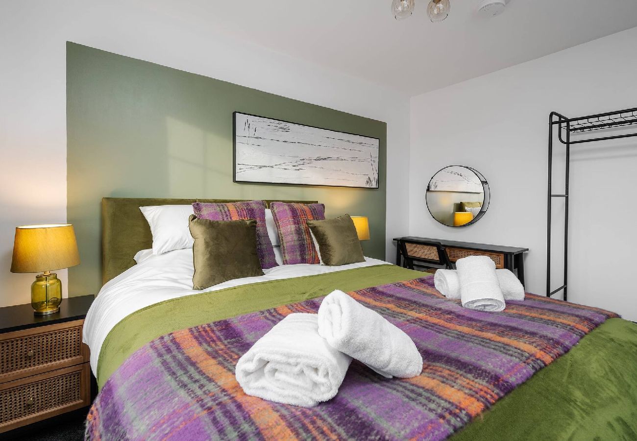 House in Leyland - Leyland House - Private Parking Free Wi-Fi Garden 