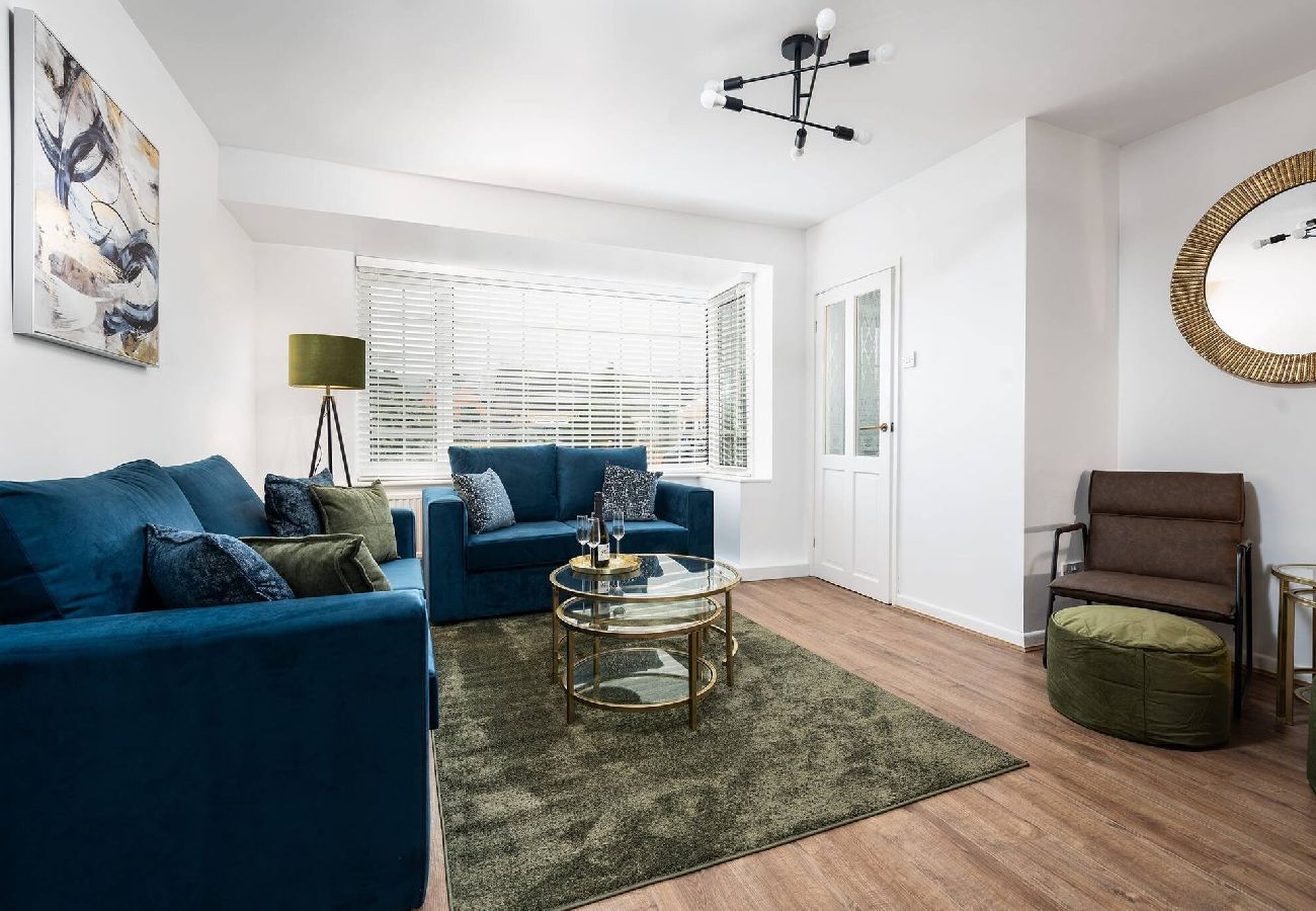 House in Leyland - Leyland House - Private Parking Free Wi-Fi Garden 