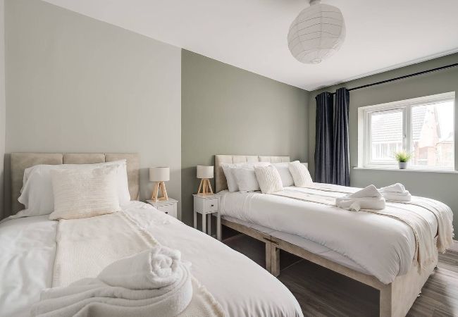 Apartment in Thornton-Cleveleys - Beach Apartment - 2 Bedrooms Free WiFi Parking 