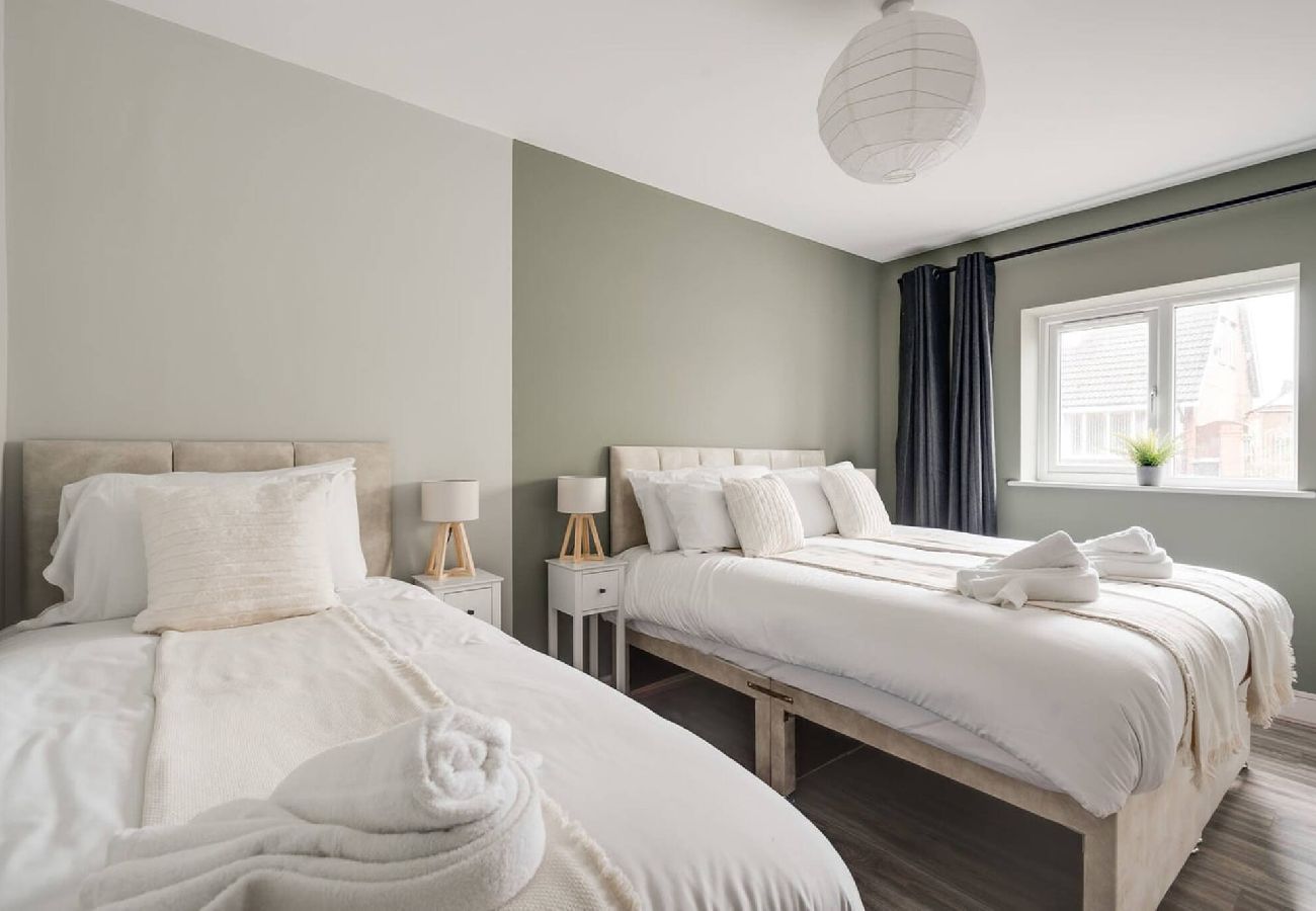 Apartment in Thornton-Cleveleys - Beach Apartment - 2 Bedrooms Free WiFi Parking 