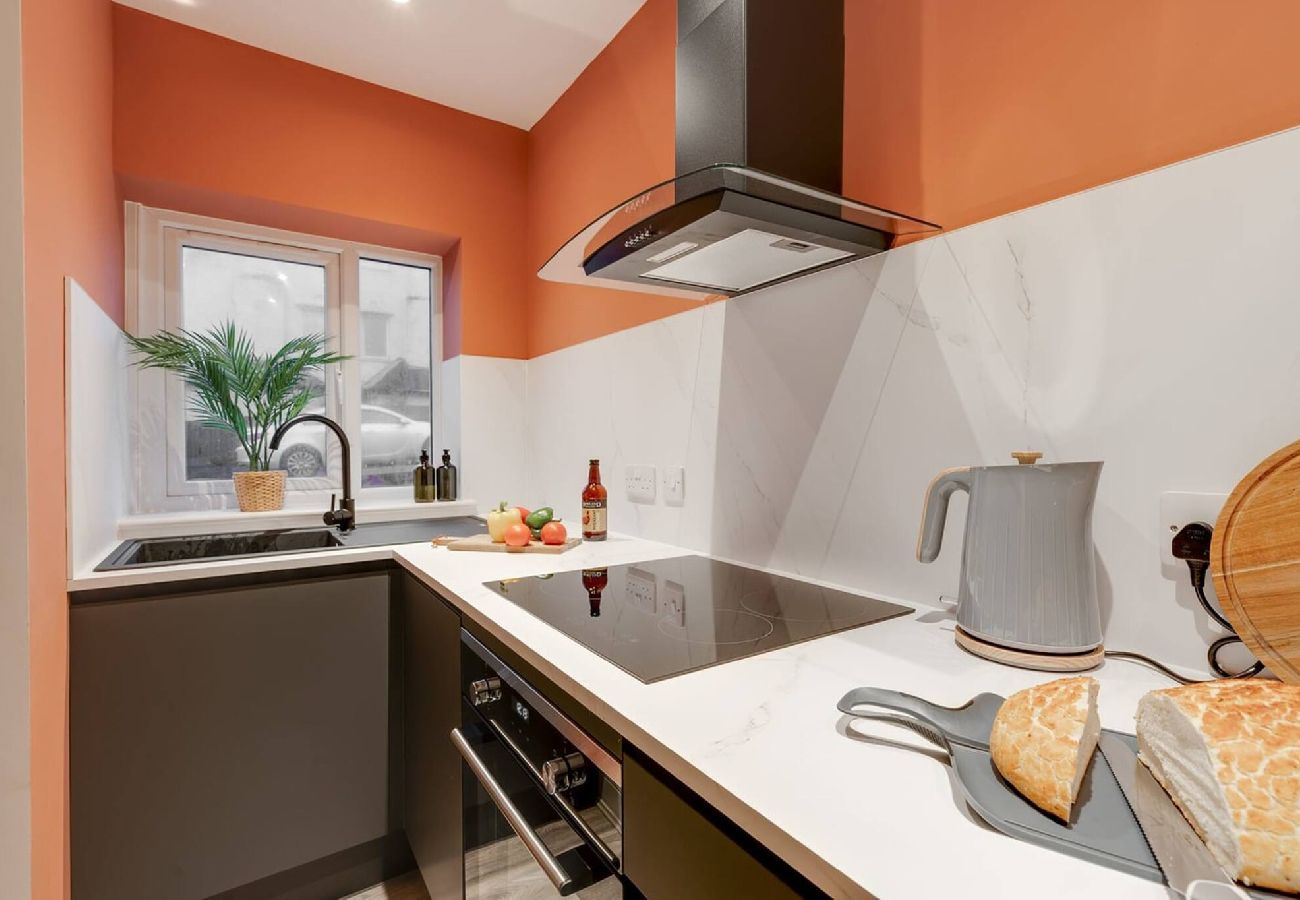 Apartment in Thornton-Cleveleys - Beach Apartment - 2 Bedrooms Free WiFi Parking 