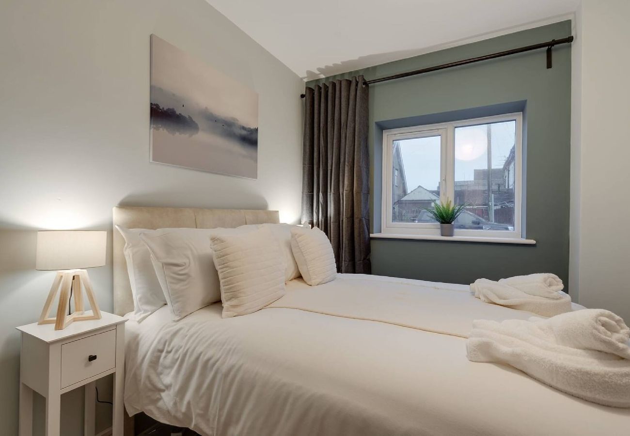 Apartment in Thornton-Cleveleys - Beach Apartment - 2 Bedrooms Free WiFi Parking 