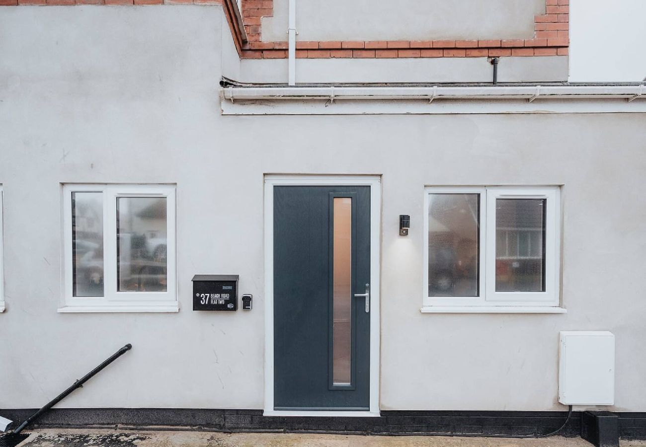 Apartment in Thornton-Cleveleys - Beach Apartment - 2 Bedrooms Free WiFi Parking 