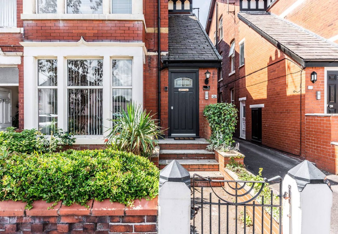 Apartment in Lytham St Annes - St David's Apartment | Stunning 2 Bedrooms Wi-Fi 