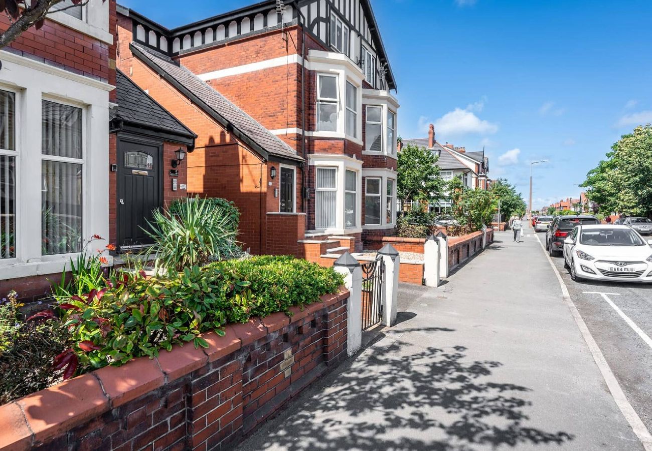 Apartment in Lytham St Annes - St David's Apartment | Stunning 2 Bedrooms Wi-Fi 