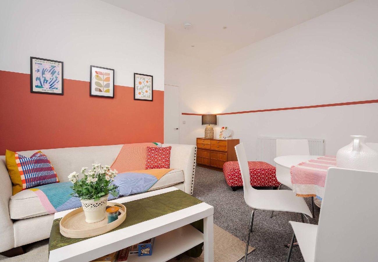 Apartment in Southport - Santiago 2 Southport - Free Private Parking Wi-Fi 