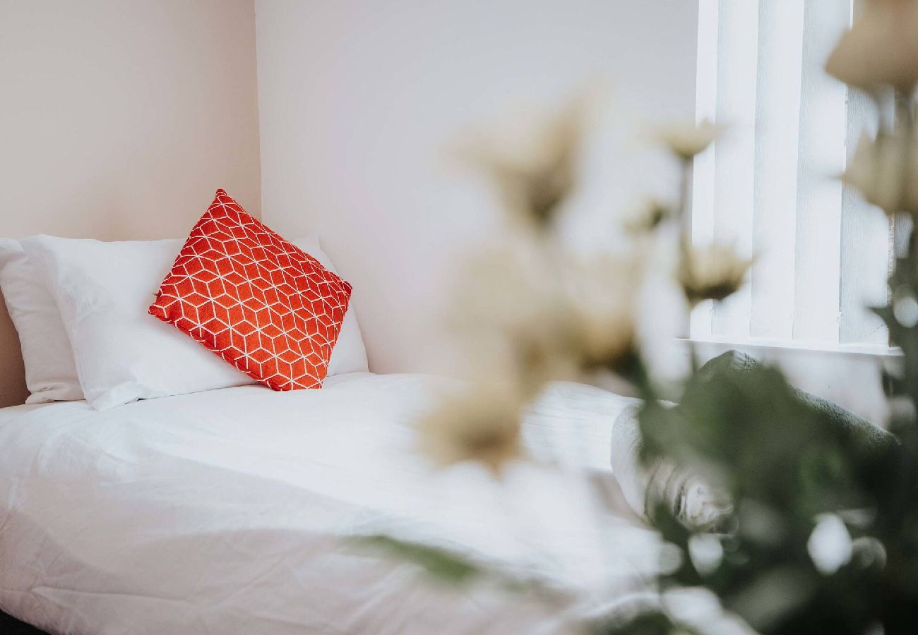 Apartment in Southport - Santiago 2 Southport - Free Private Parking Wi-Fi 