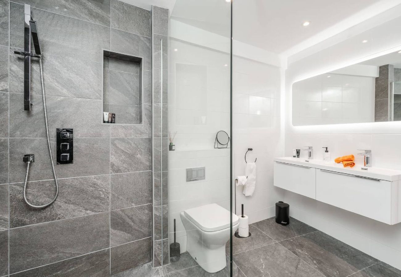 Apartment in Wallasey - Brighton Apartment - Modern, Free Wi-Fi, Parking 