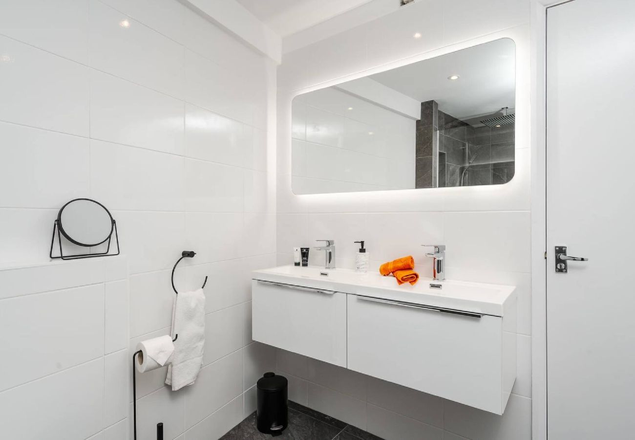 Apartment in Wallasey - Brighton Apartment - Modern, Free Wi-Fi, Parking 