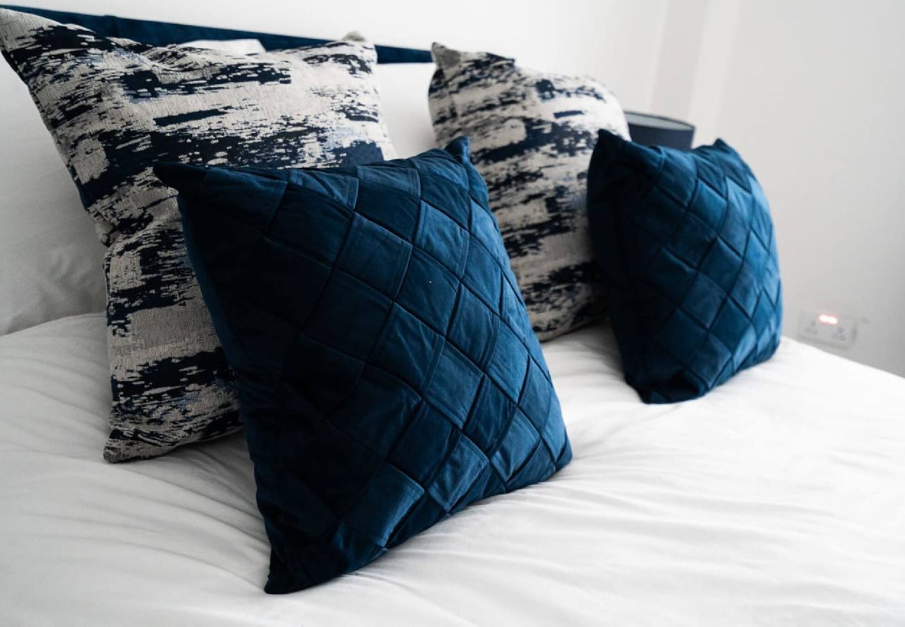 Apartment in Wallasey - Brighton Apartment - Modern, Free Wi-Fi, Parking 