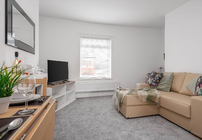 Apartment in Stockport - Fredo's Apt - 1 bed, Free Parking, Wi-Fi, Hospital 