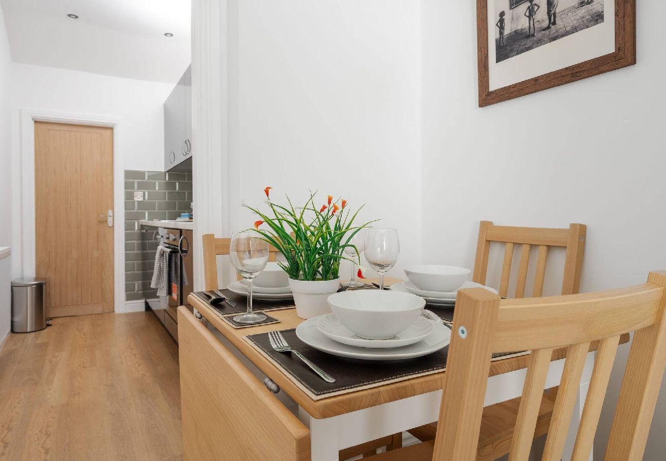 Apartment in Stockport - Fredo's Apt - 1 bed, Free Parking, Wi-Fi, Hospital 