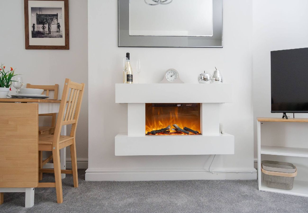 Apartment in Stockport - Fredo's Apt - 1 bed, Free Parking, Wi-Fi, Hospital 