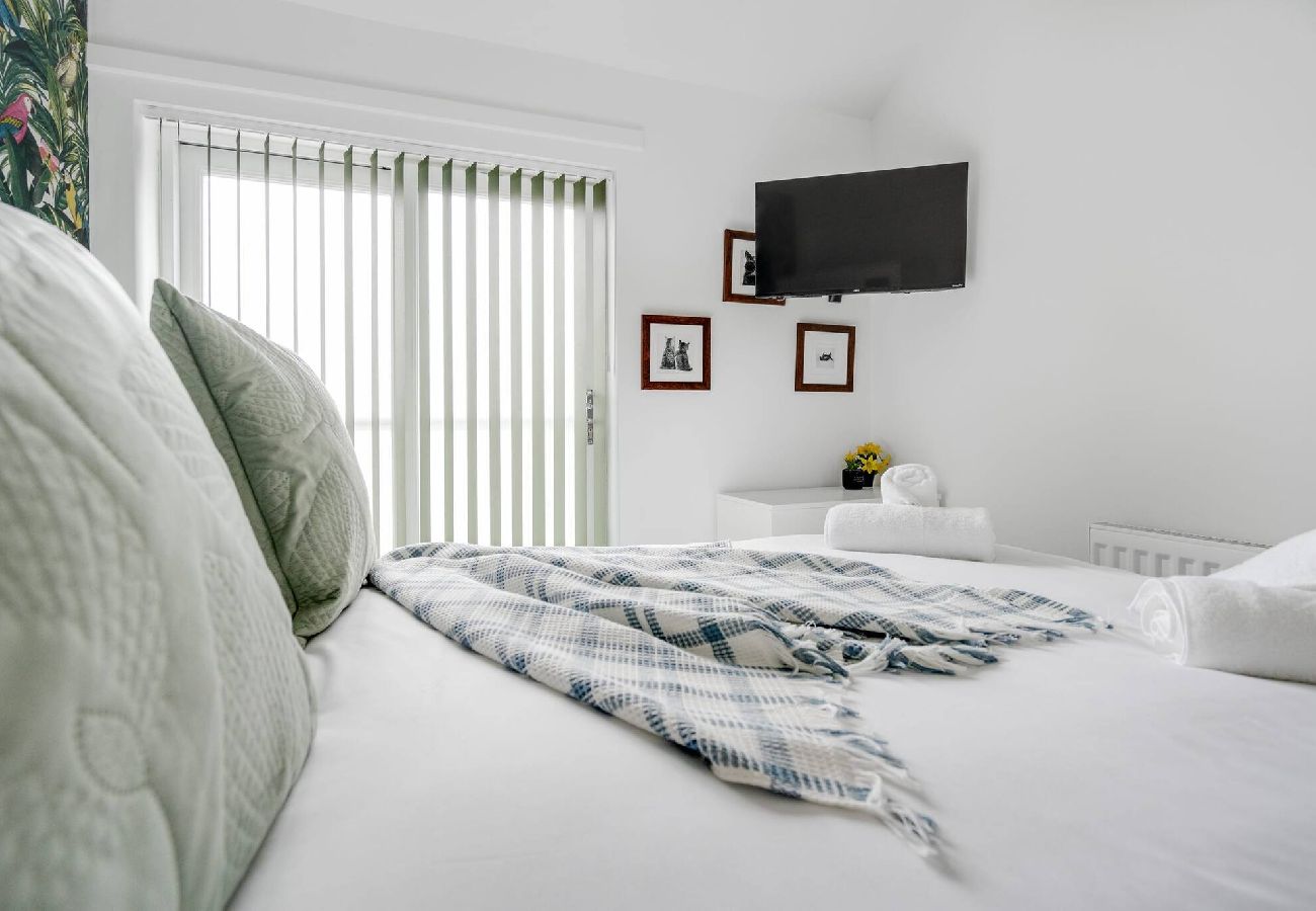 Apartment in Stockport - Fredo's Apt - 1 bed, Free Parking, Wi-Fi, Hospital 