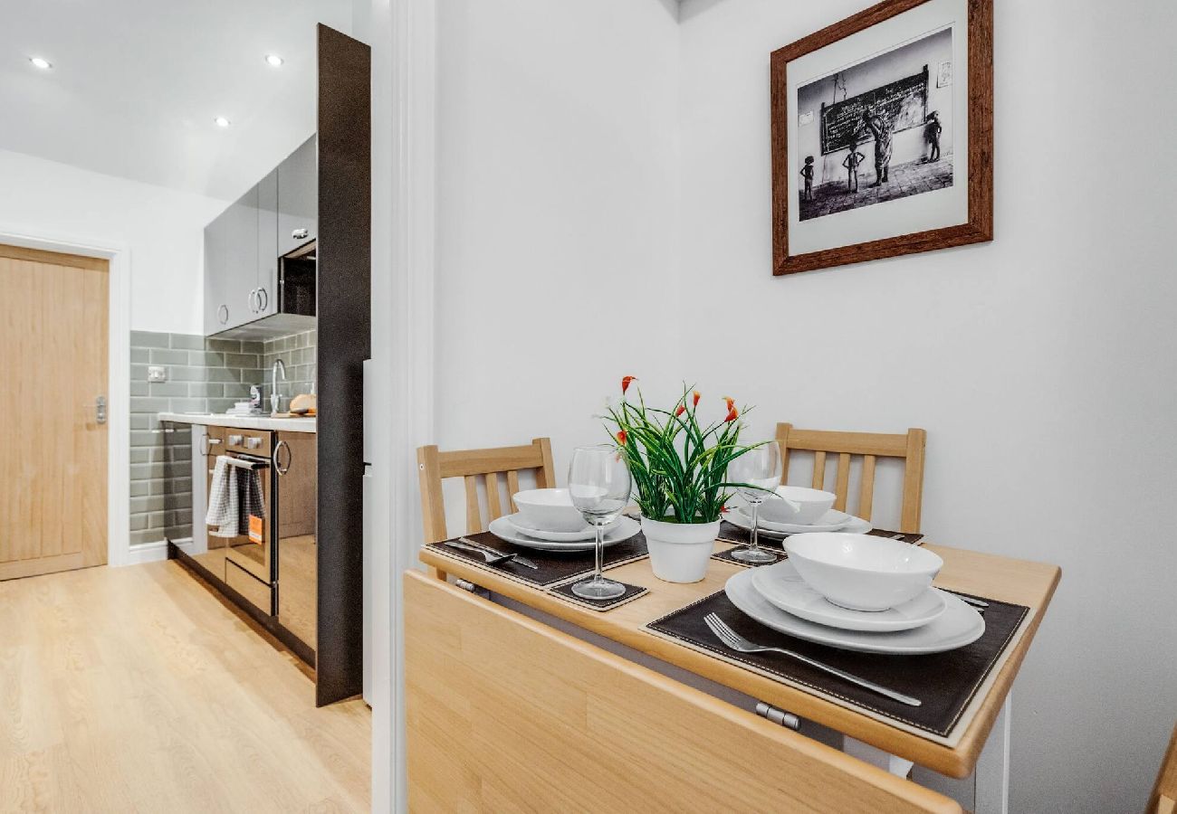 Apartment in Stockport - Fredo's Apt - 1 bed, Free Parking, Wi-Fi, Hospital 